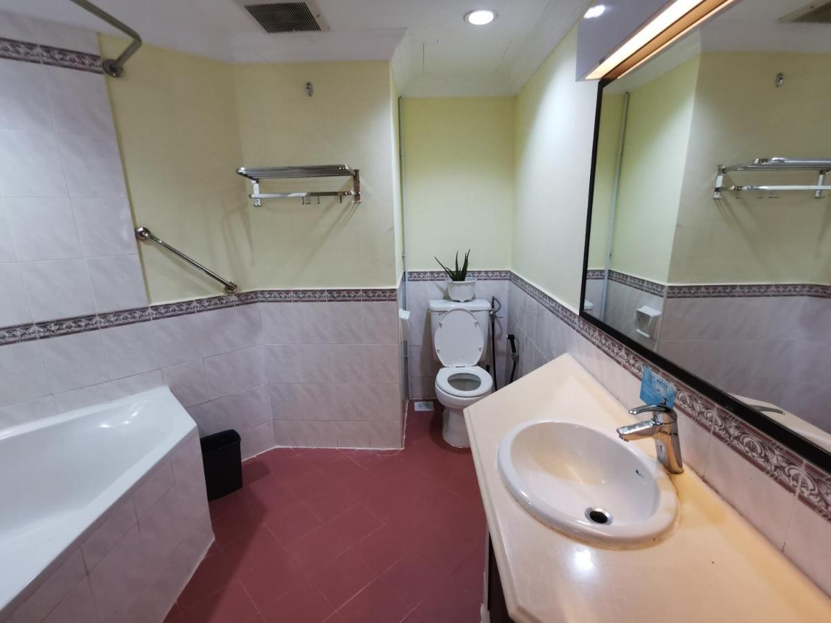 Lotus Desaru Resort, 2 Bdrms, W/splash Park Apartment *